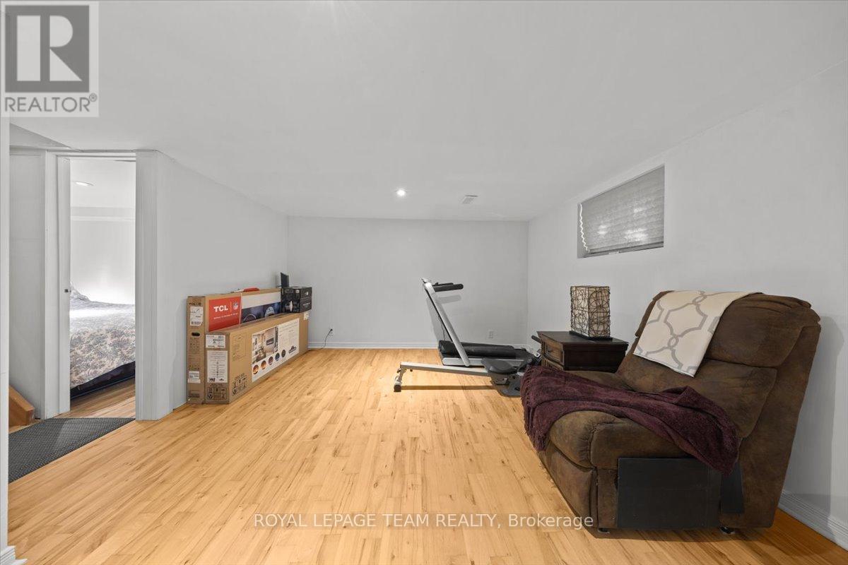 1 Bed, 1 Bath House for Sale in Ottawa – 331 BEECHGROVE AVENUE, Ottawa – MLS# X13519178 - Image 22