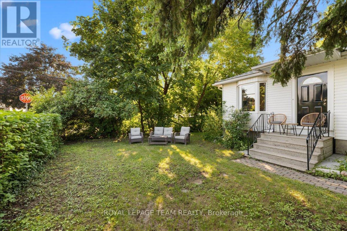 1 Bed, 1 Bath House for Sale in Ottawa – 331 BEECHGROVE AVENUE, Ottawa – MLS# X13519178 - Image 27