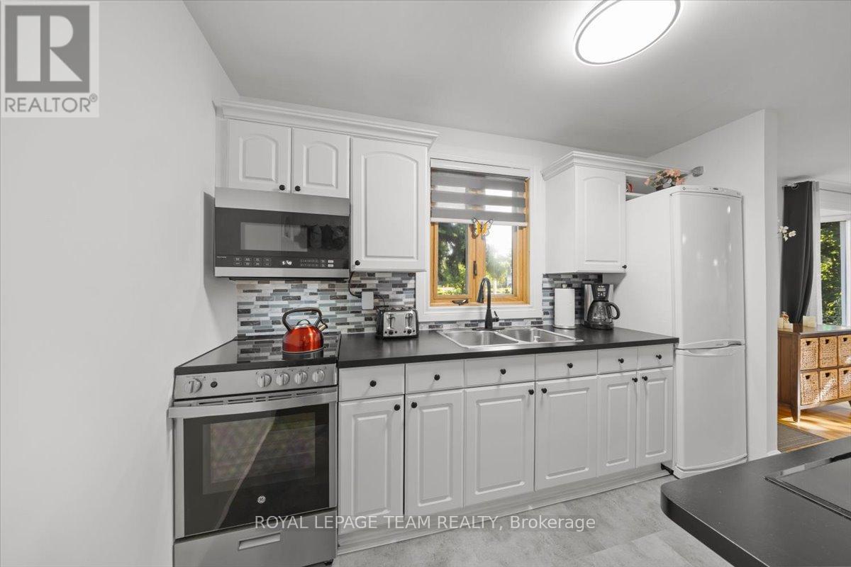 1 Bed, 1 Bath House for Sale in Ottawa – 331 BEECHGROVE AVENUE, Ottawa – MLS# X13519178 - Image 7