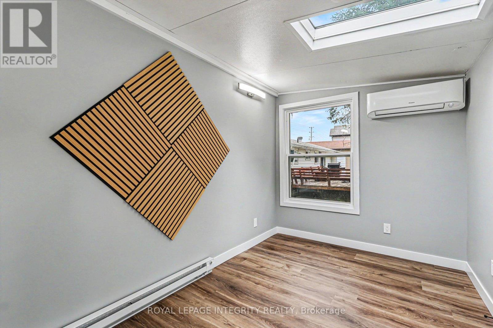1 Bath House for Rent in Ottawa – 4 – 1936 BELCOURT BOULEVARD, Ottawa – MLS# X13519336 - Image 7