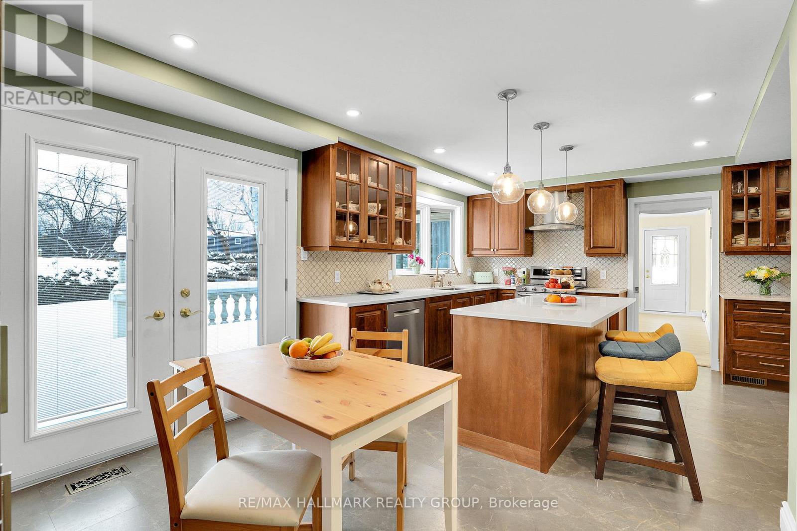5 Bed, 3 Bath House for Sale in Ottawa – 1712 PLAYFAIR DRIVE, Ottawa – MLS# X13519362 - Image 11