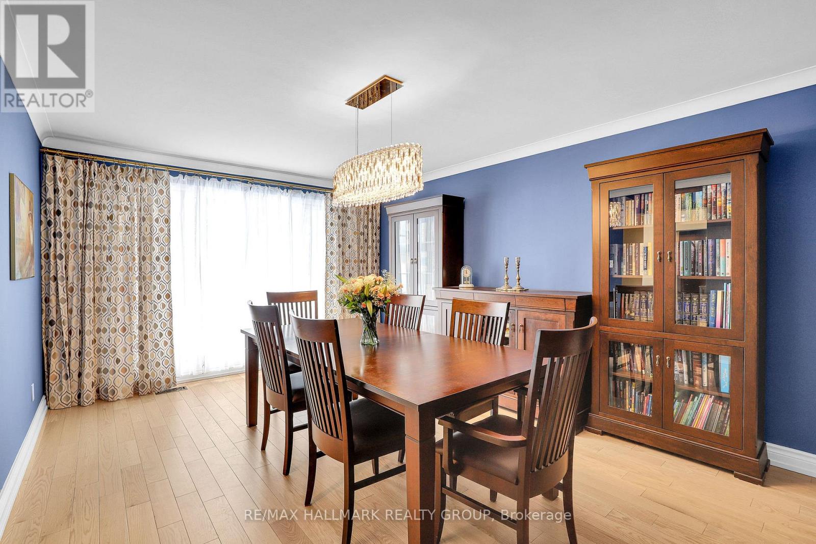 5 Bed, 3 Bath House for Sale in Ottawa – 1712 PLAYFAIR DRIVE, Ottawa – MLS# X13519362 - Image 9
