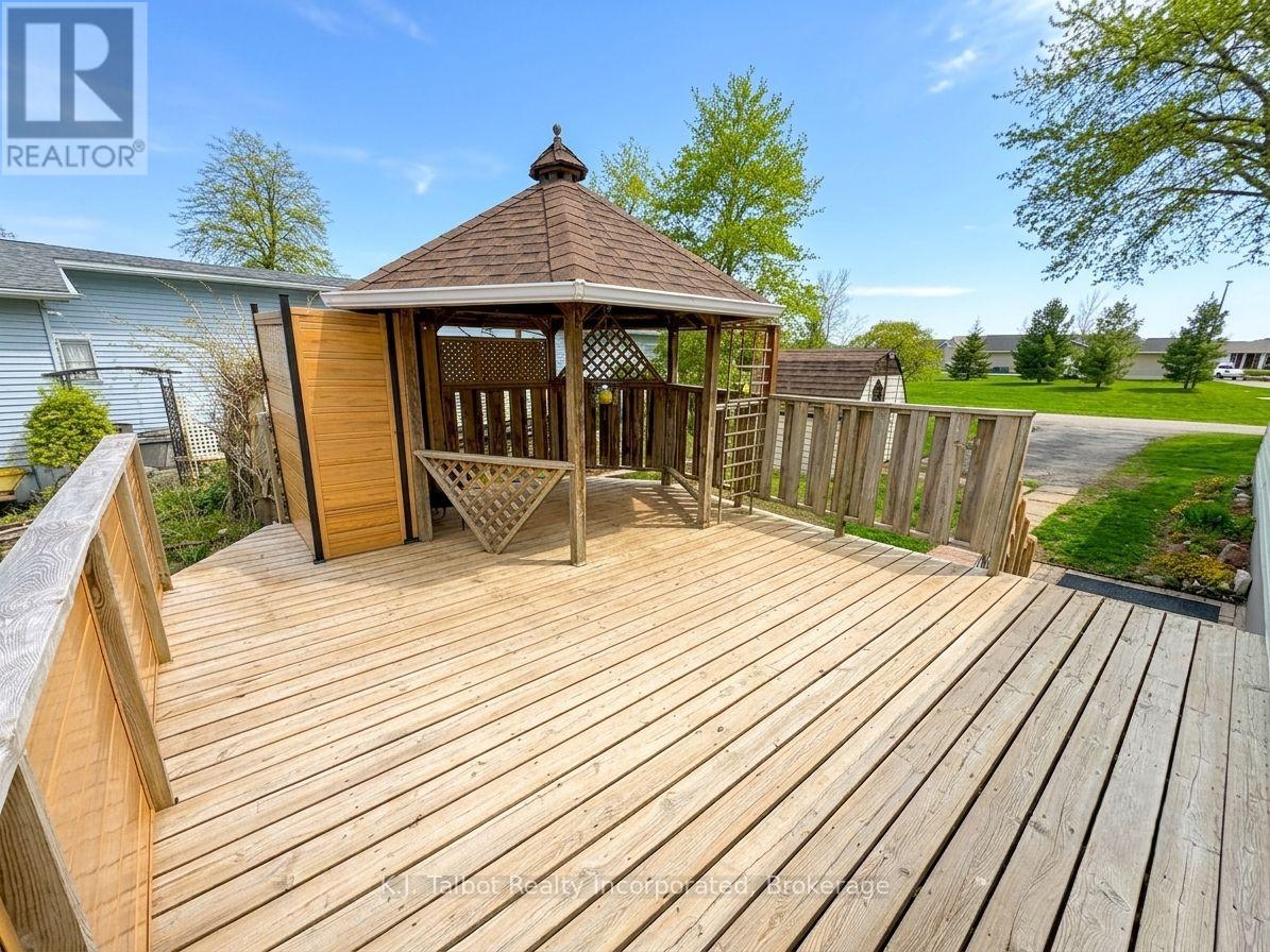 4 POPLAR LANE - 22