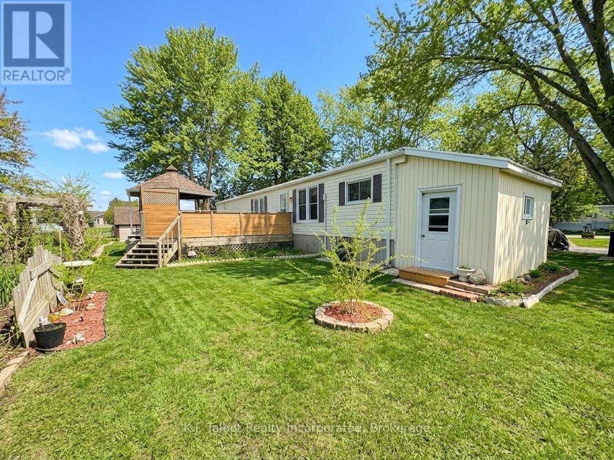 4 POPLAR LANE - 26