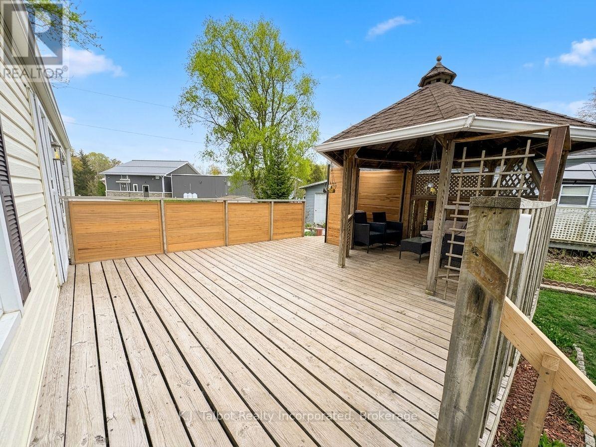 4 POPLAR LANE - 20