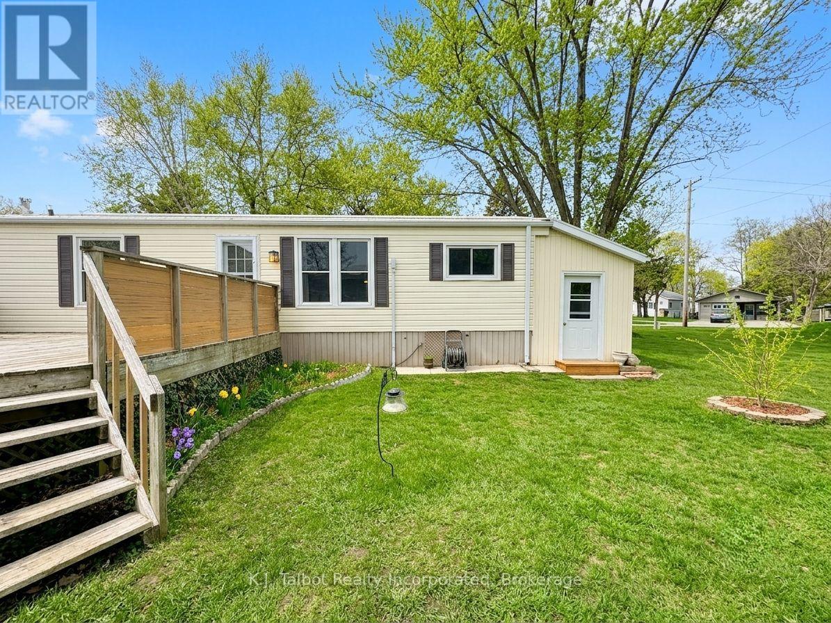 4 POPLAR LANE - 25