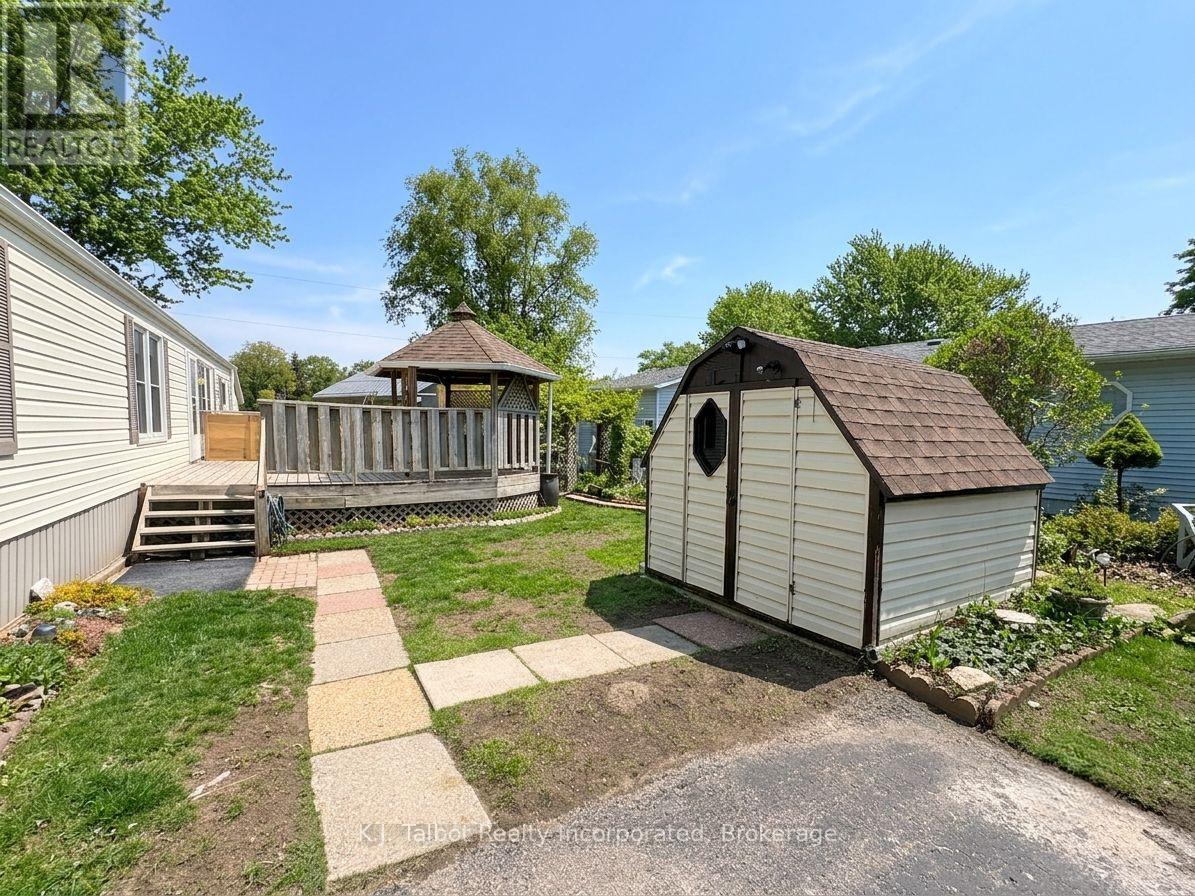 4 POPLAR LANE - 18