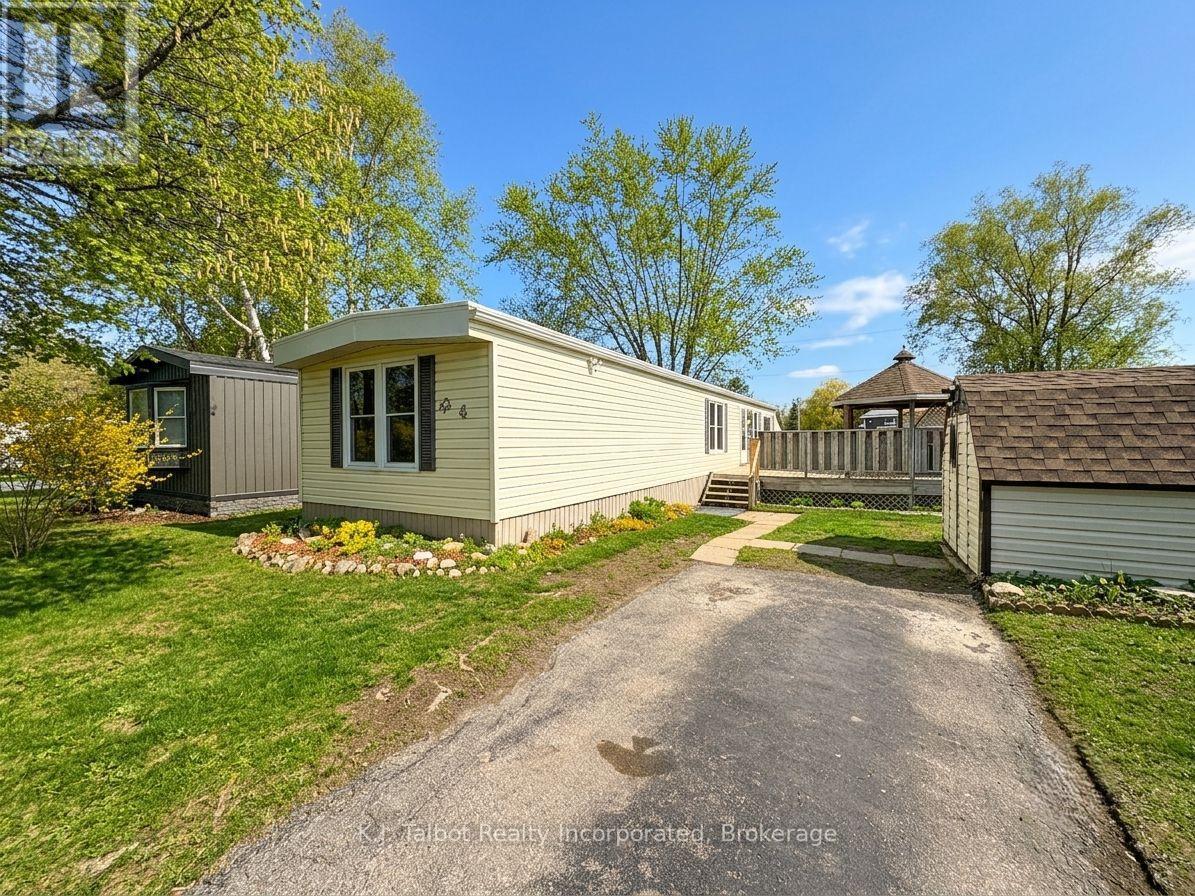 4 POPLAR LANE - 30