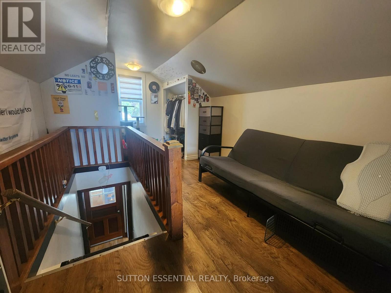 10 OAK STREET - 22