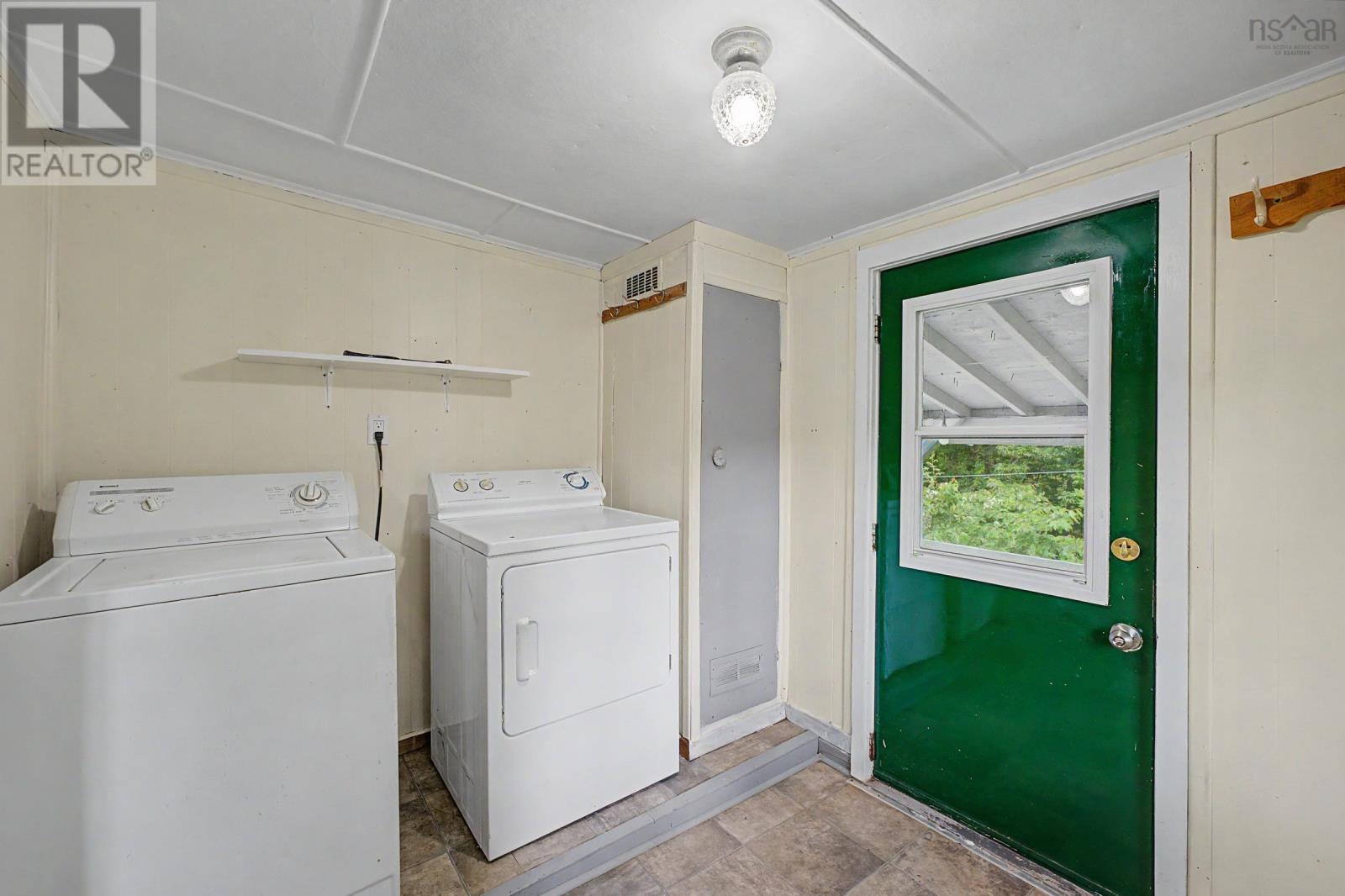 18 Clementsport Road - 12