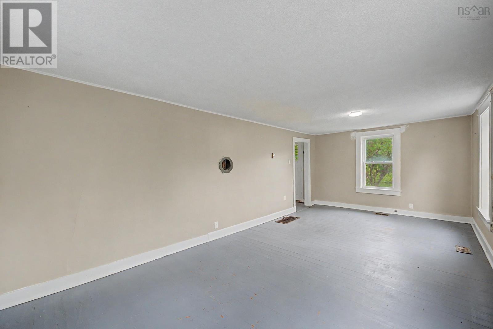 18 Clementsport Road - 21