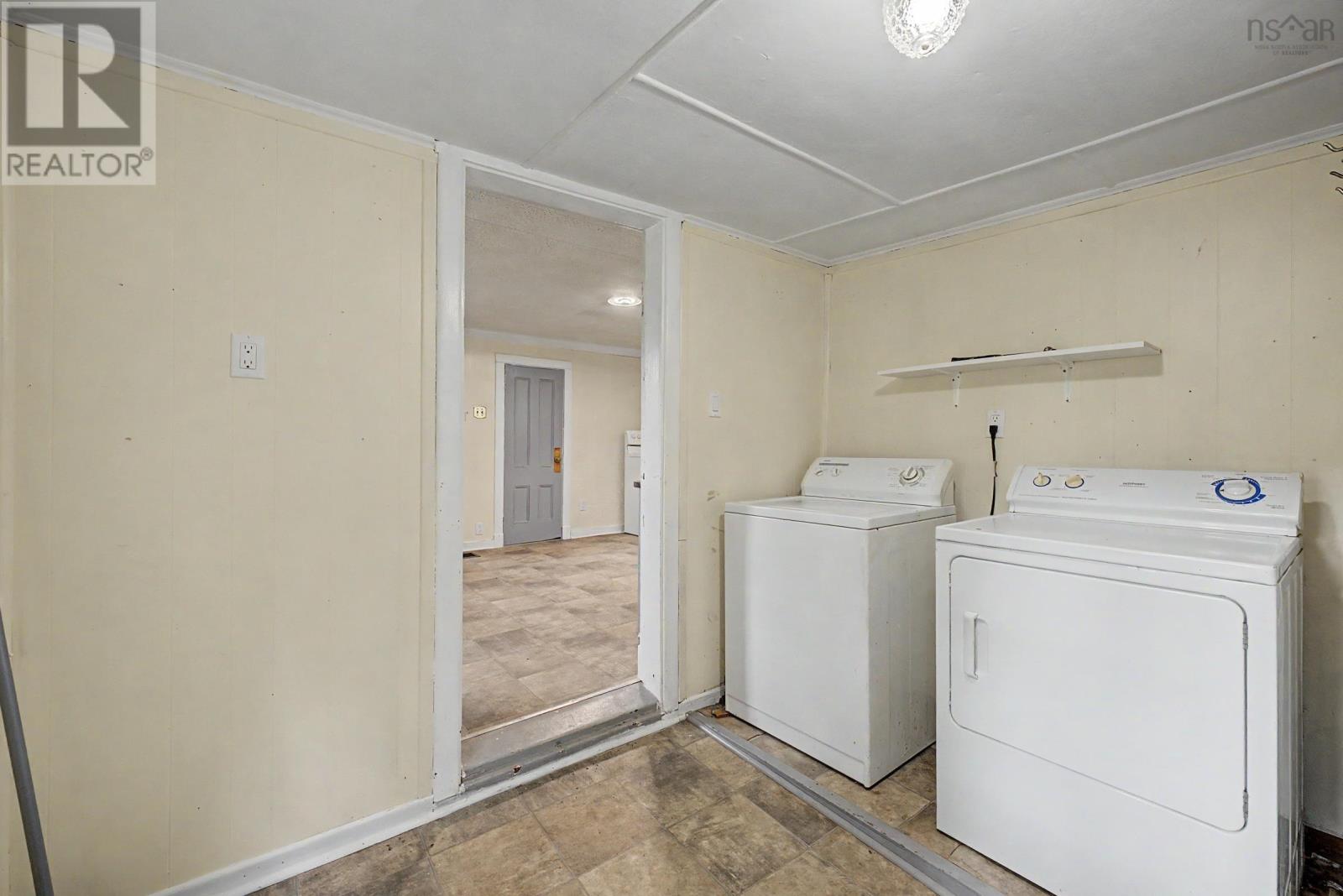 18 Clementsport Road - 13