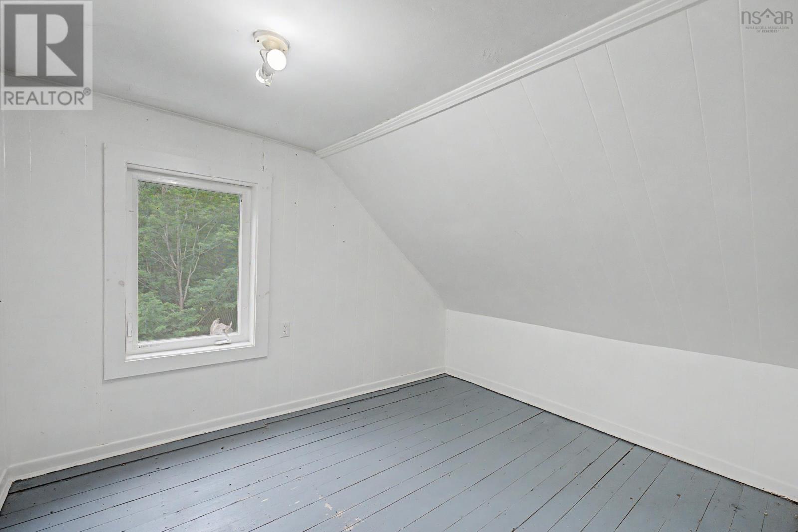 18 Clementsport Road - 23