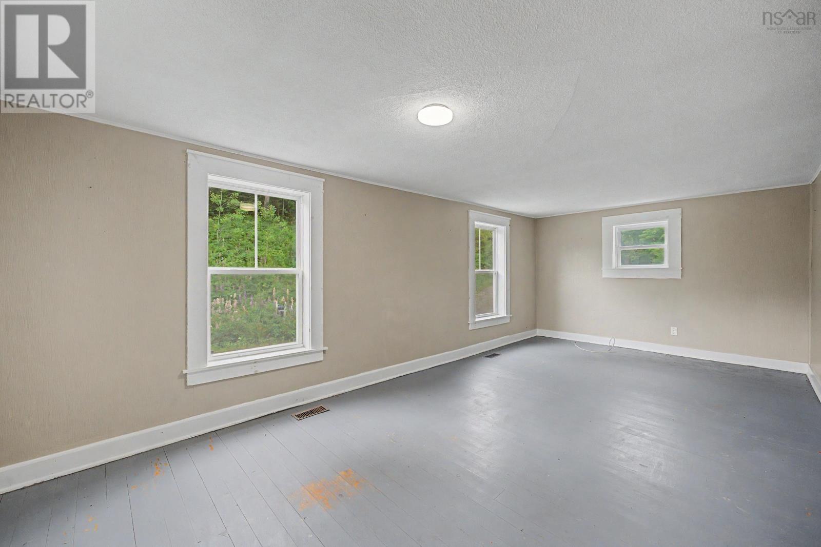 18 Clementsport Road - 20