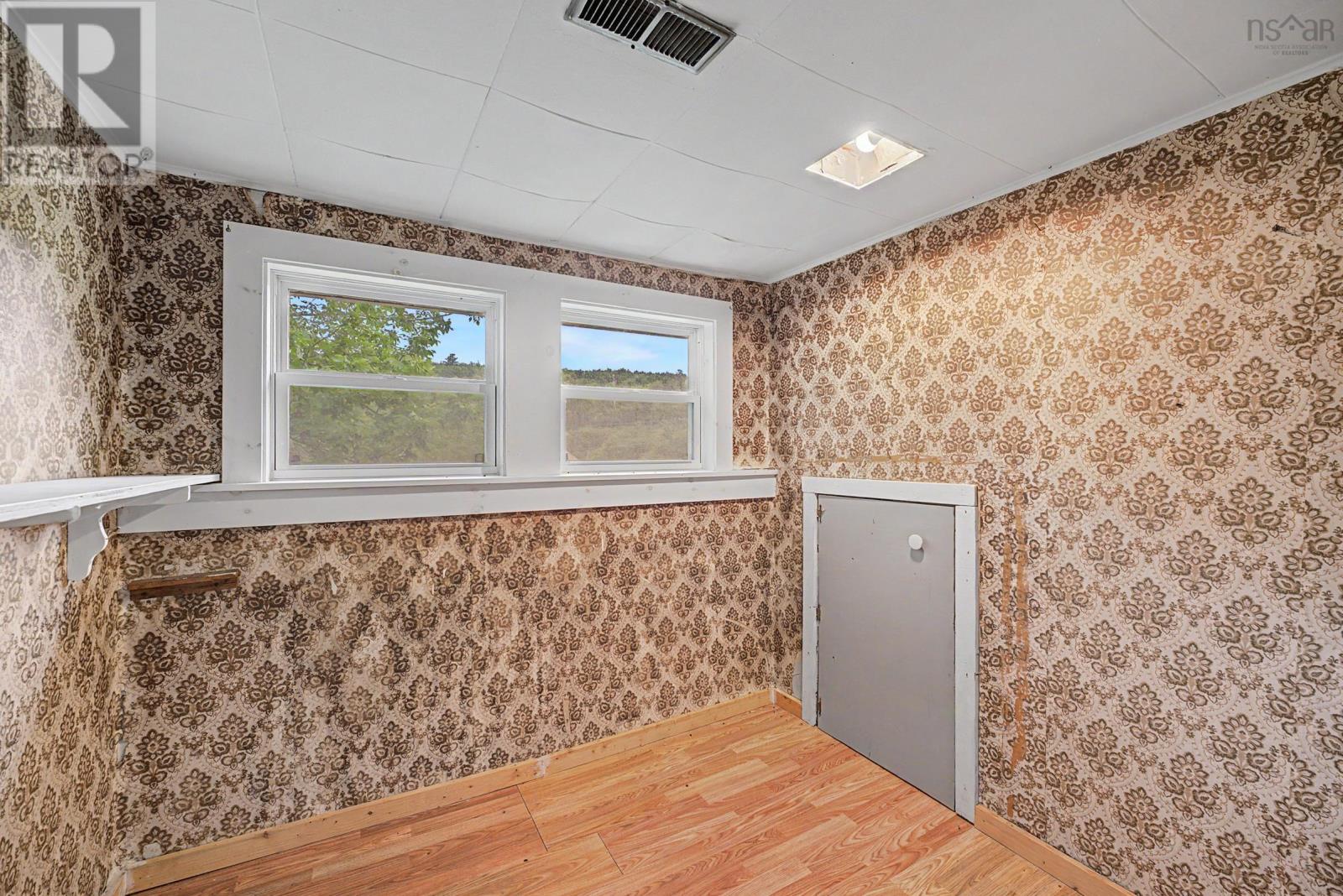 18 Clementsport Road - 22