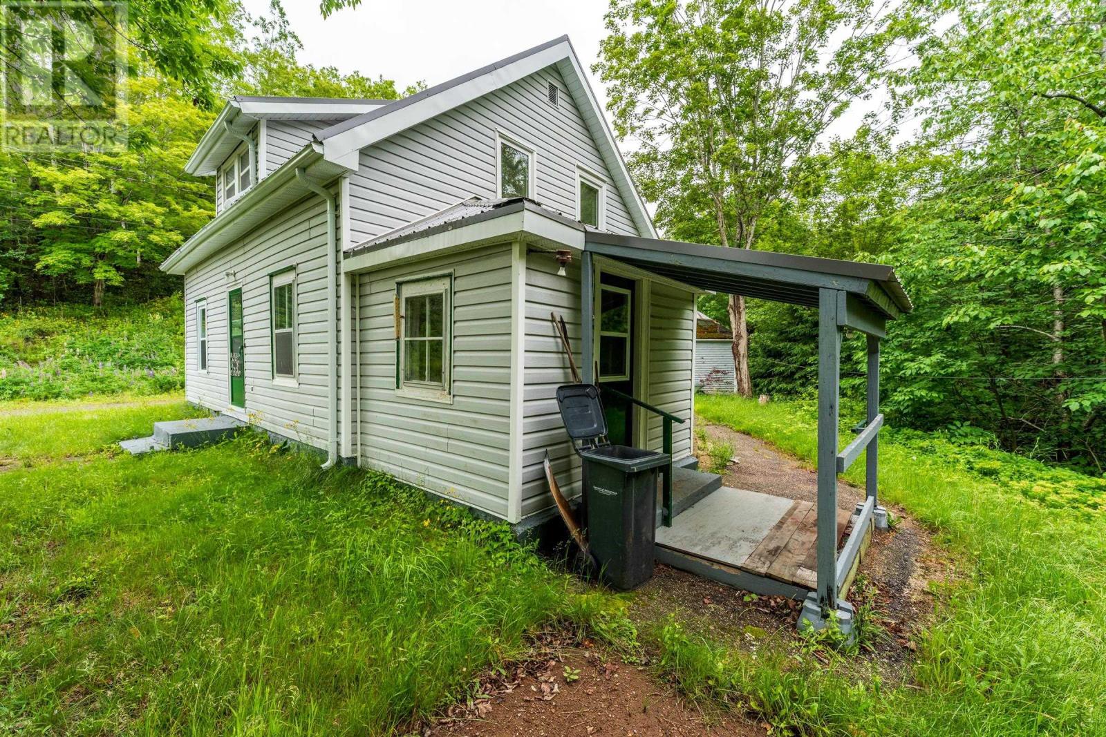 18 Clementsport Road - 8