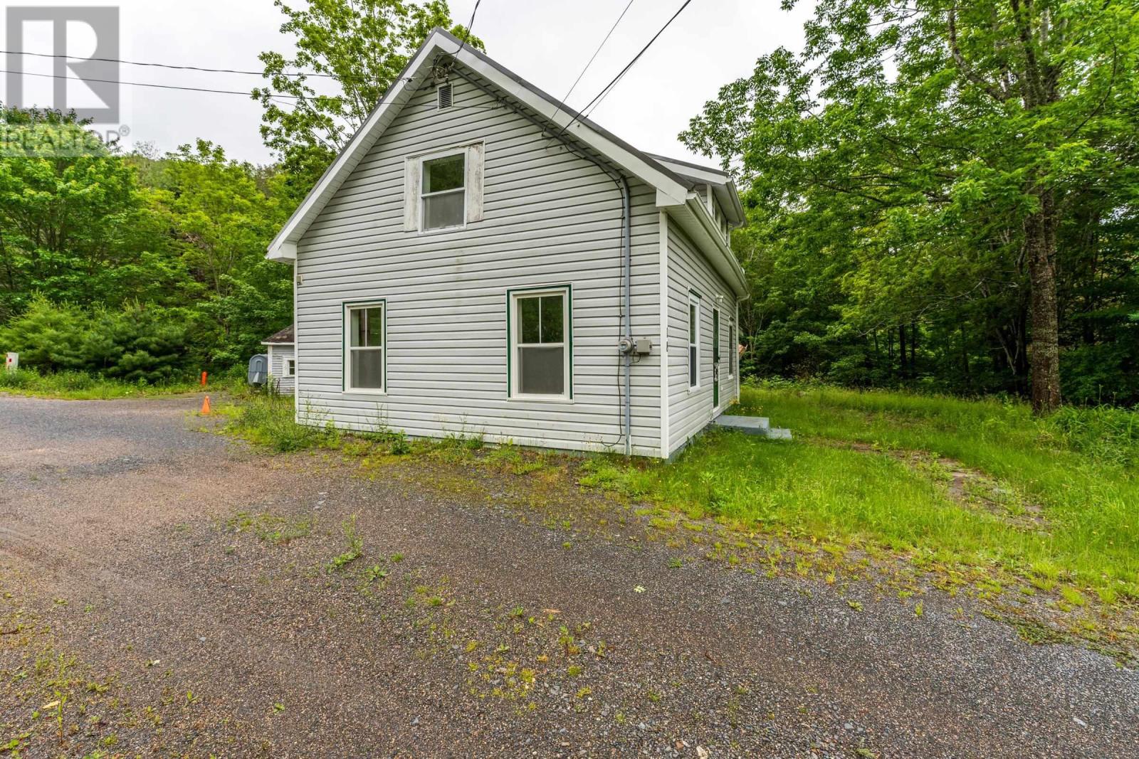 18 Clementsport Road - 4