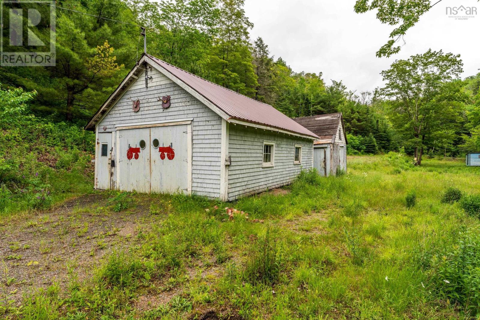 18 Clementsport Road - 9