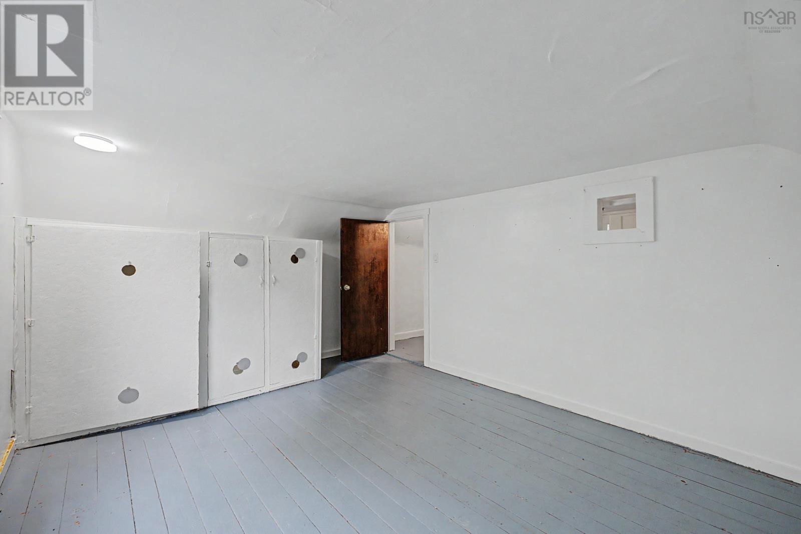 18 Clementsport Road - 28