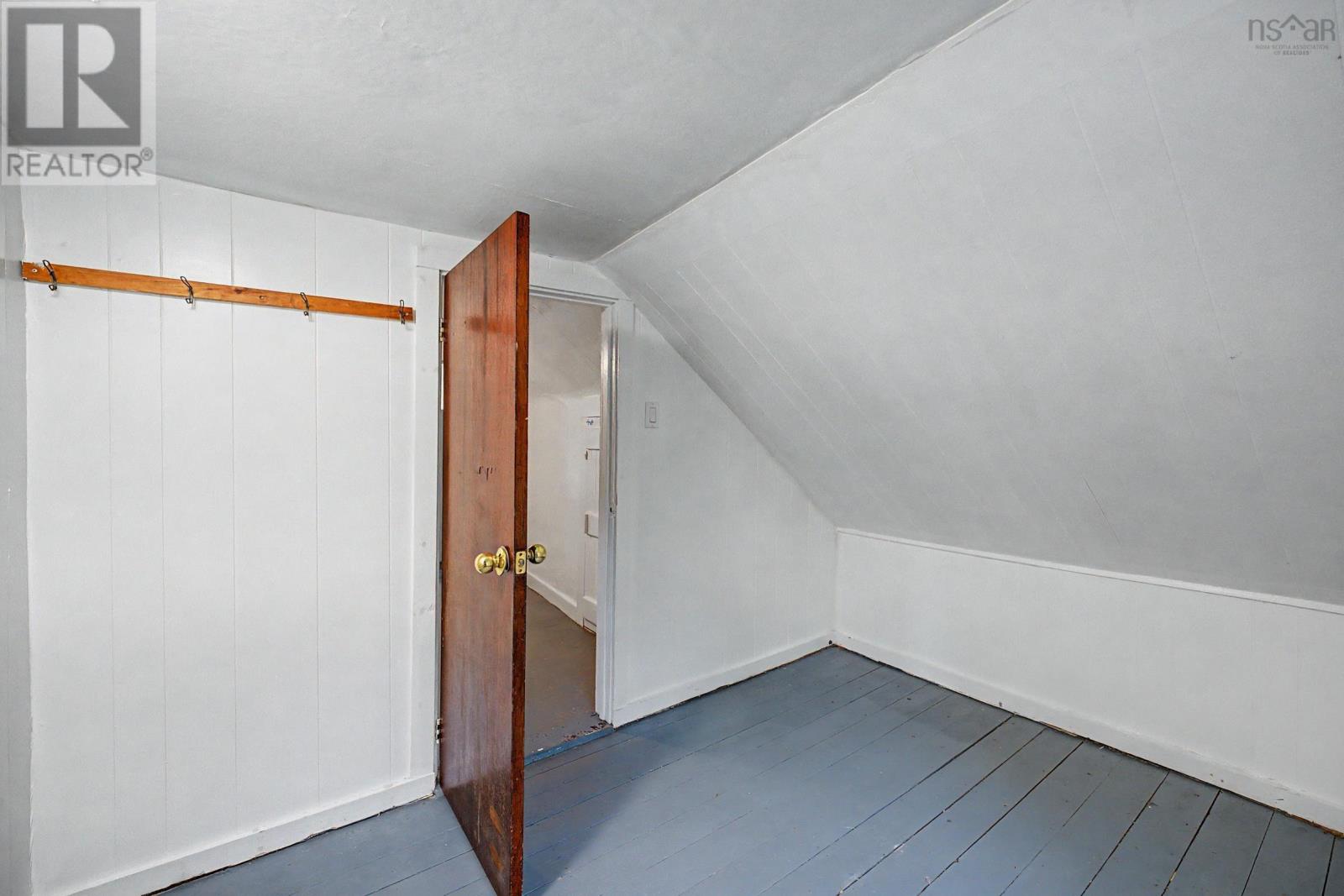 18 Clementsport Road - 26