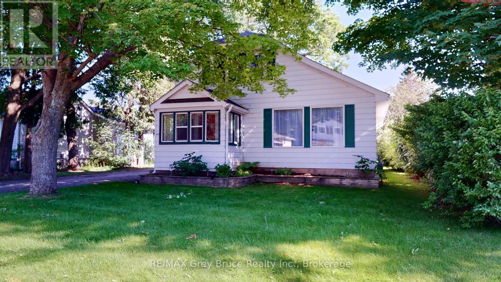 621 11TH STREET W - 2