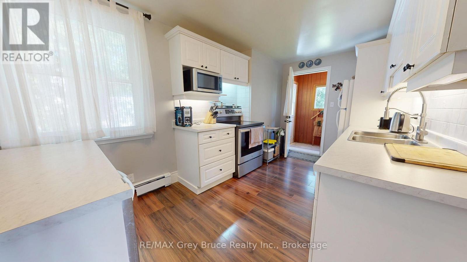 621 11TH STREET W - 22