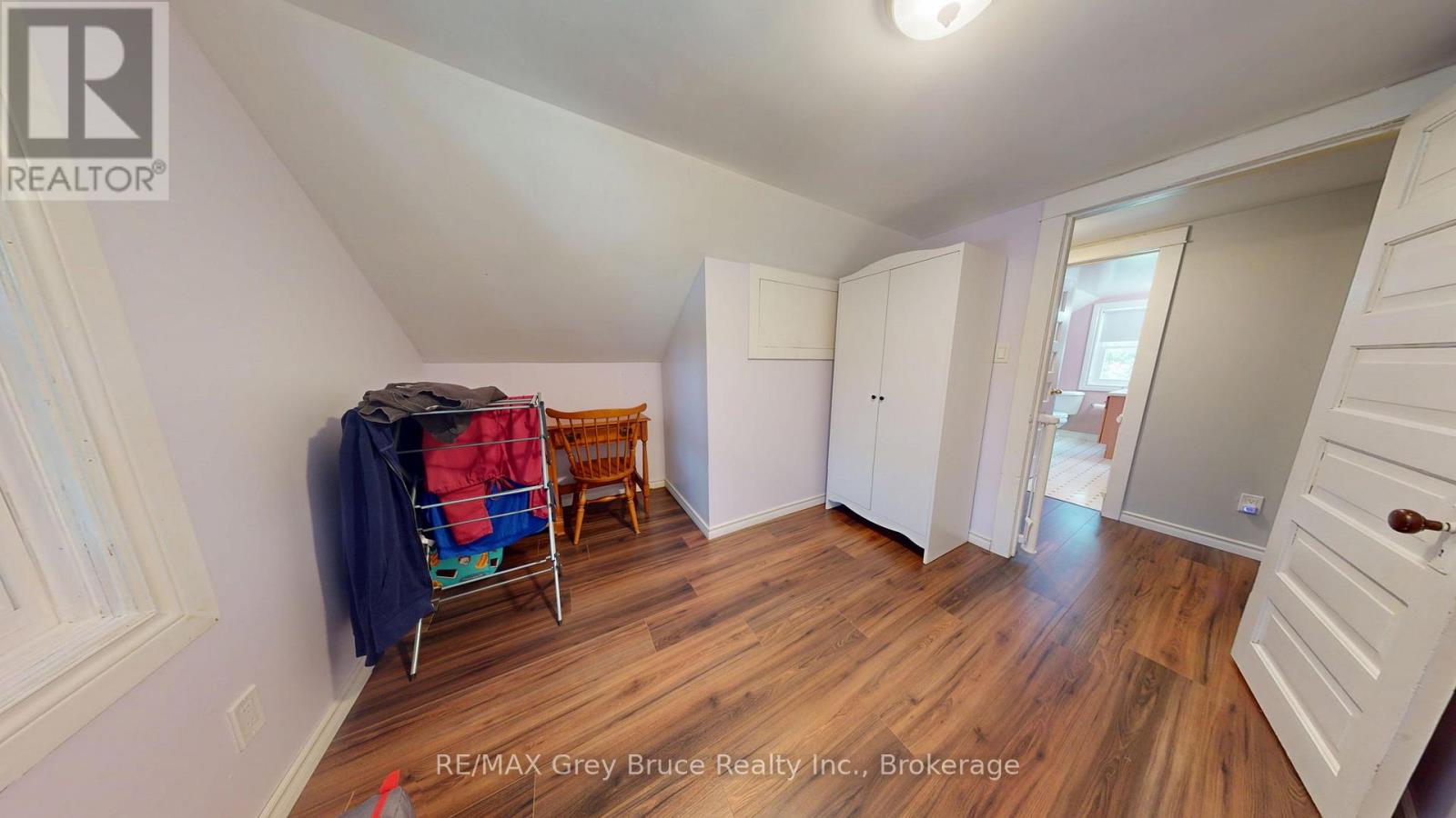 621 11TH STREET W - 34