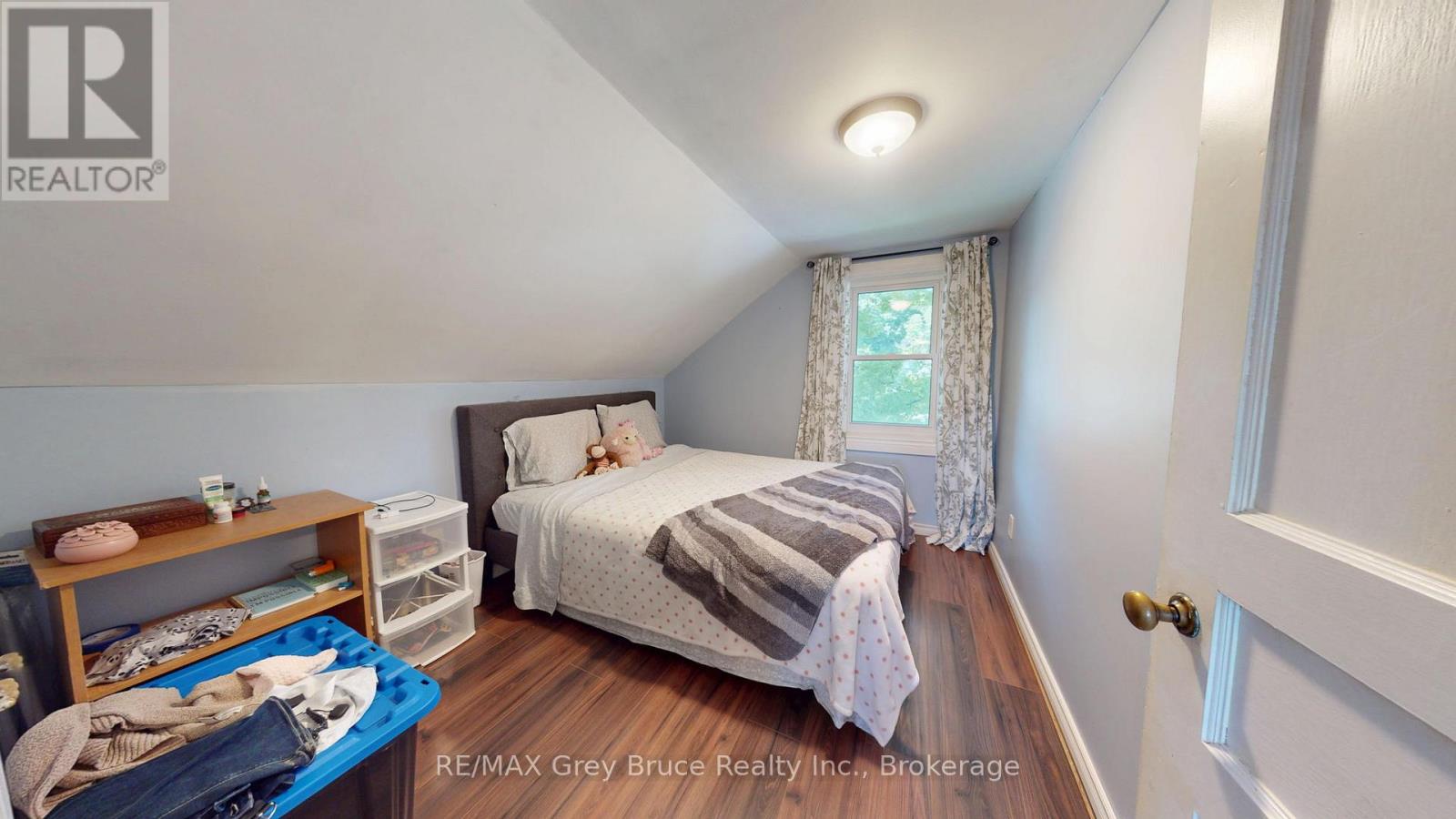 621 11TH STREET W - 36