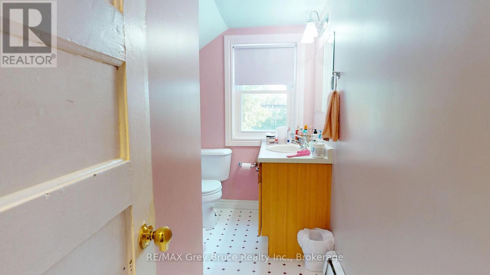 621 11TH STREET W - 37