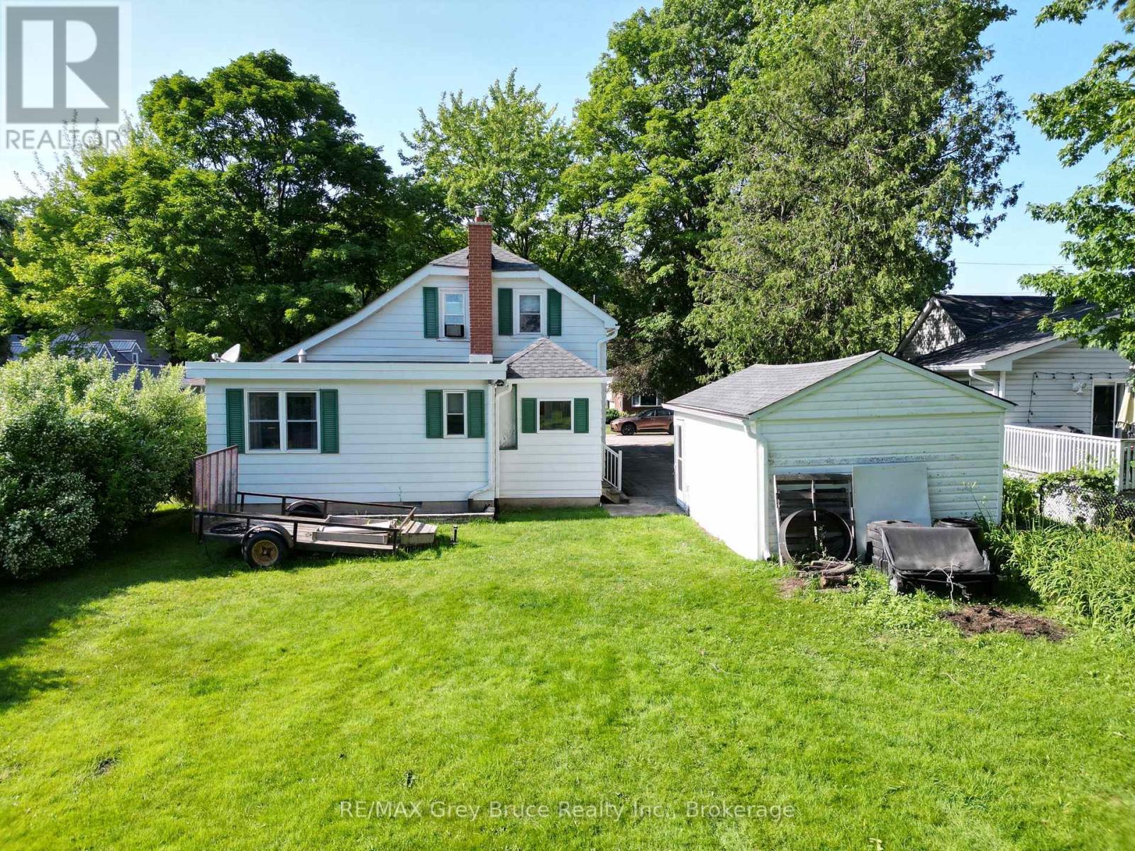 621 11TH STREET W - 4