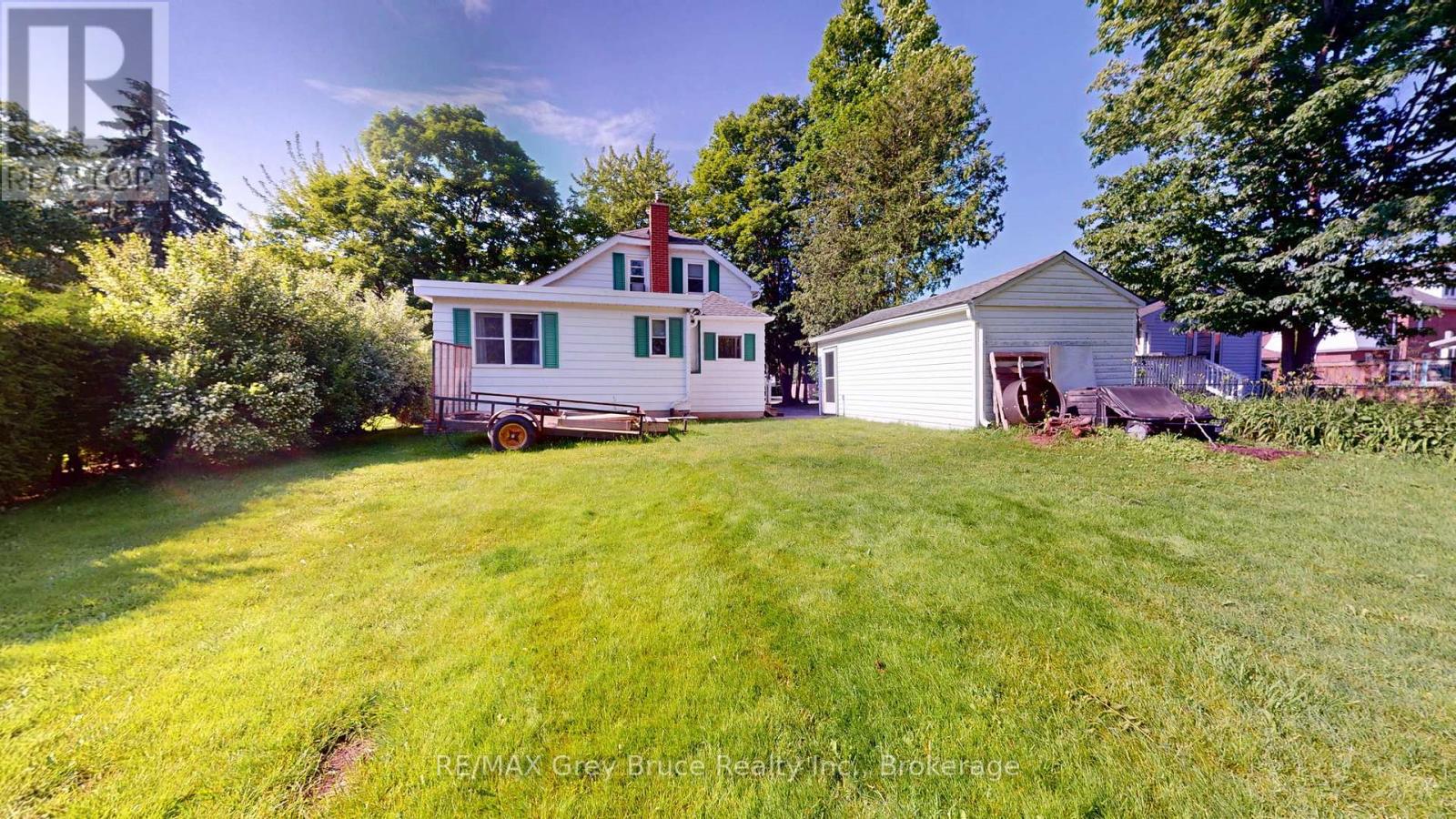 621 11TH STREET W - 8