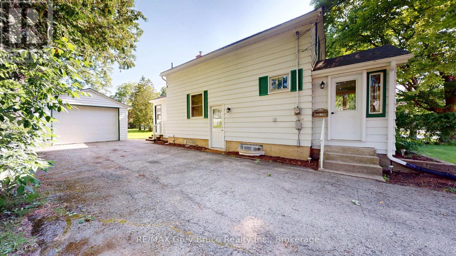 621 11TH STREET W - 9