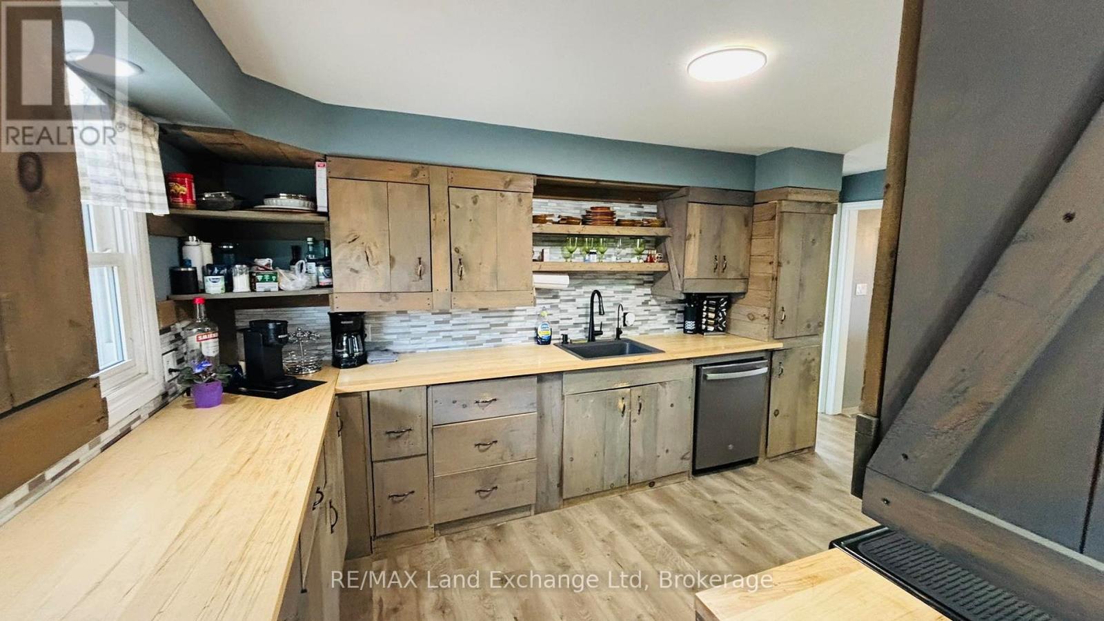 1041 MAIN STREET - 8