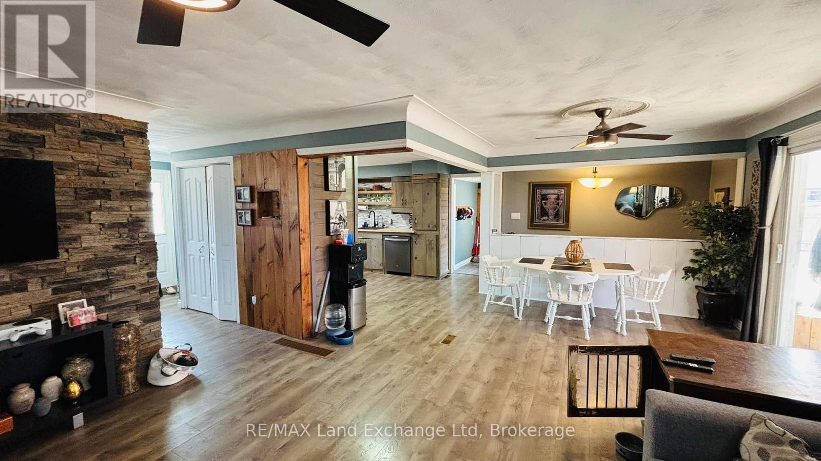 1041 MAIN STREET - 9