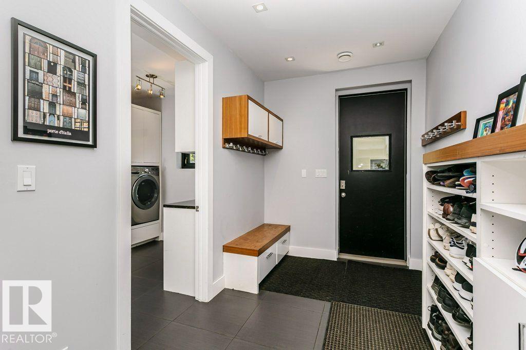 9035 SASKATCHEWAN DR NW - 33
