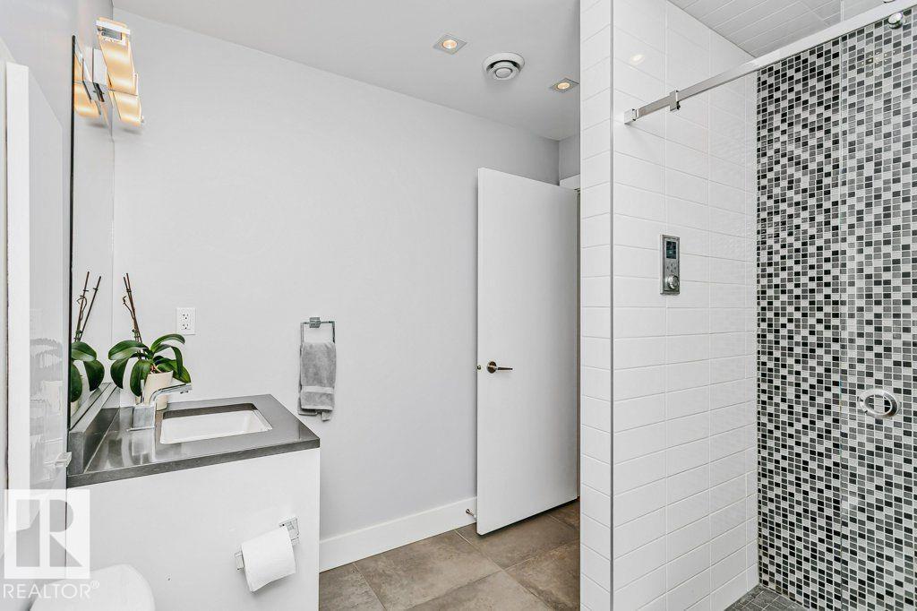 9035 SASKATCHEWAN DR NW - 46