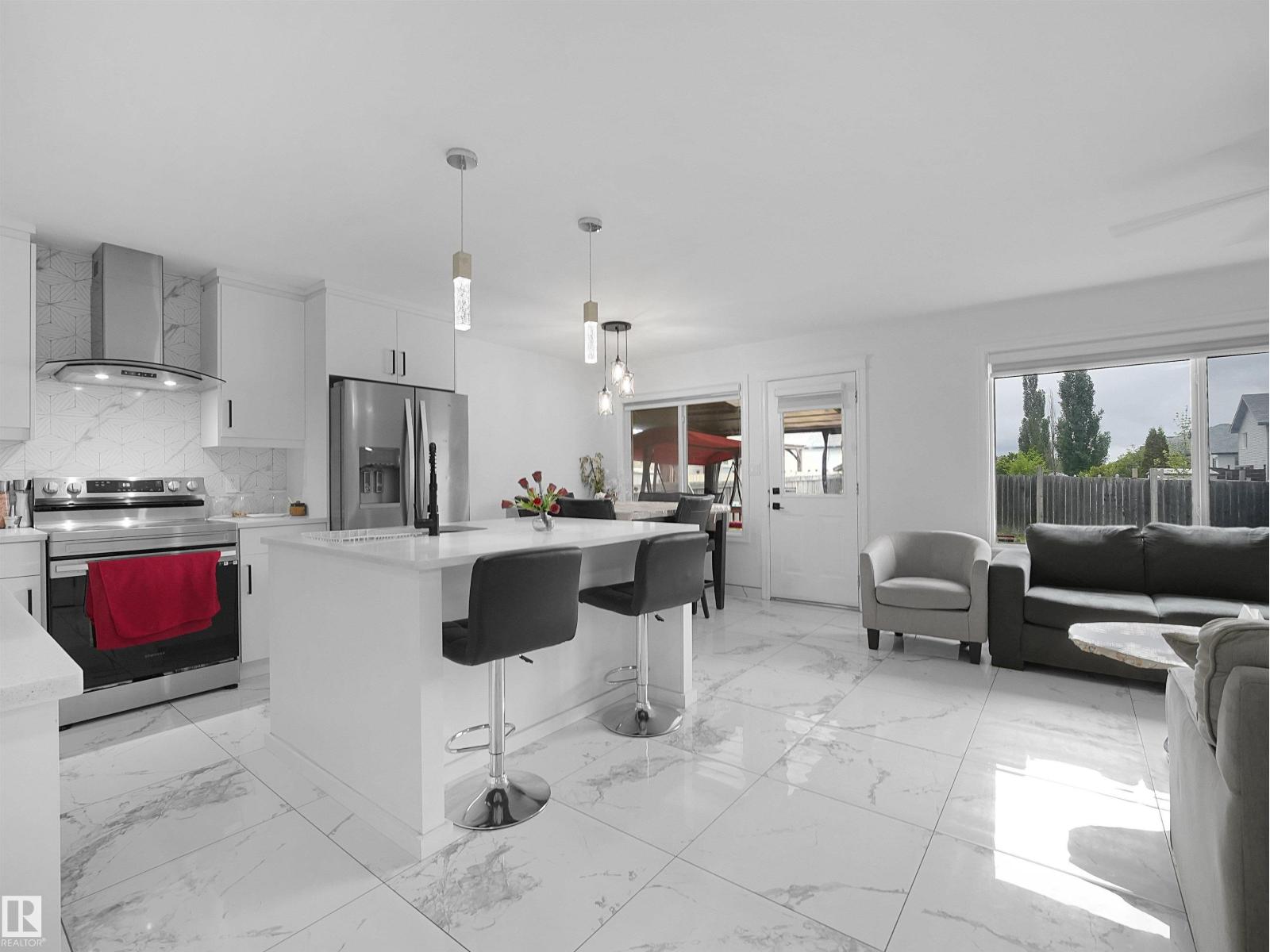 2418 32B ST NW - 18