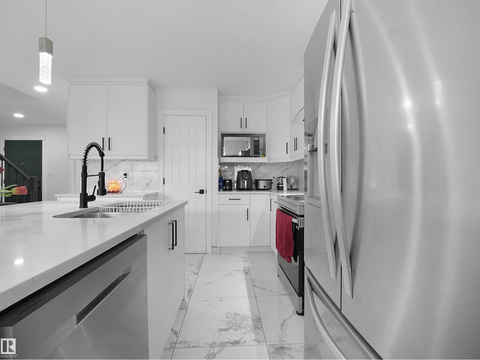 2418 32B ST NW - 21