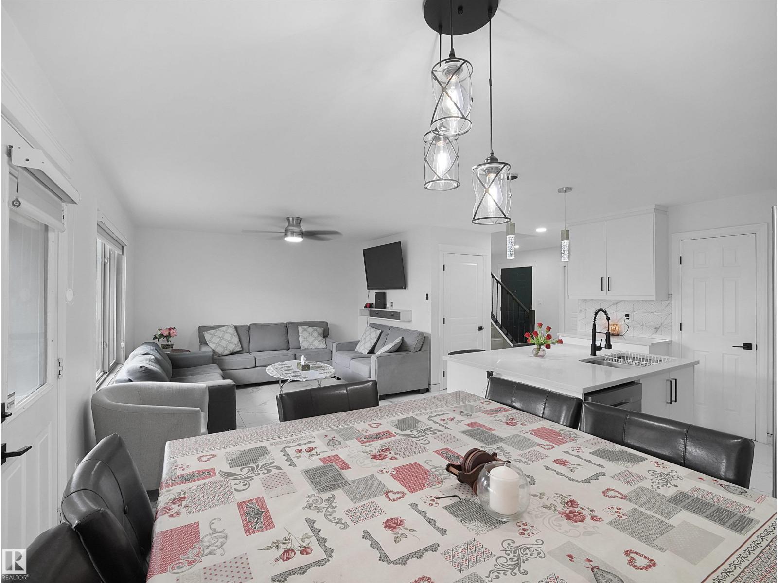 2418 32B ST NW - 26