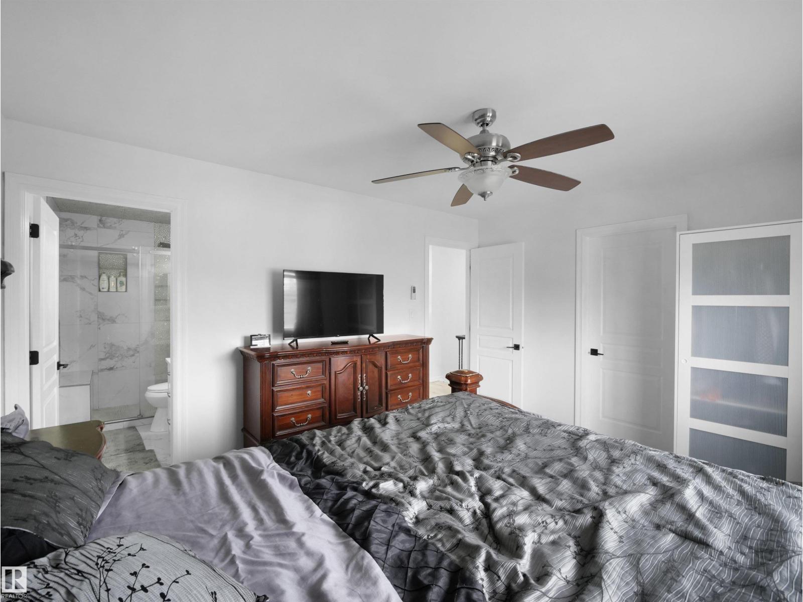 2418 32B ST NW - 32