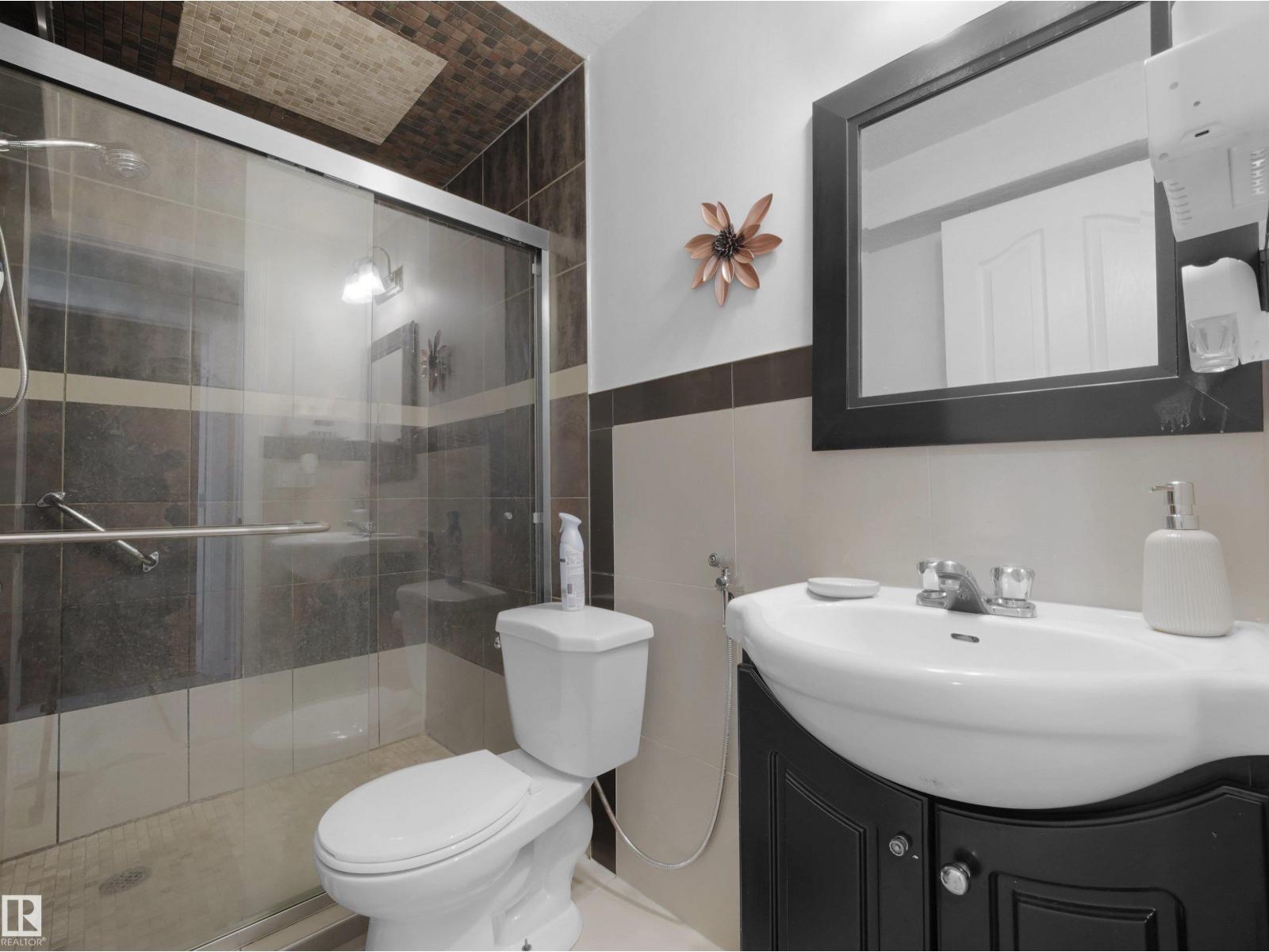 2418 32B ST NW - 41