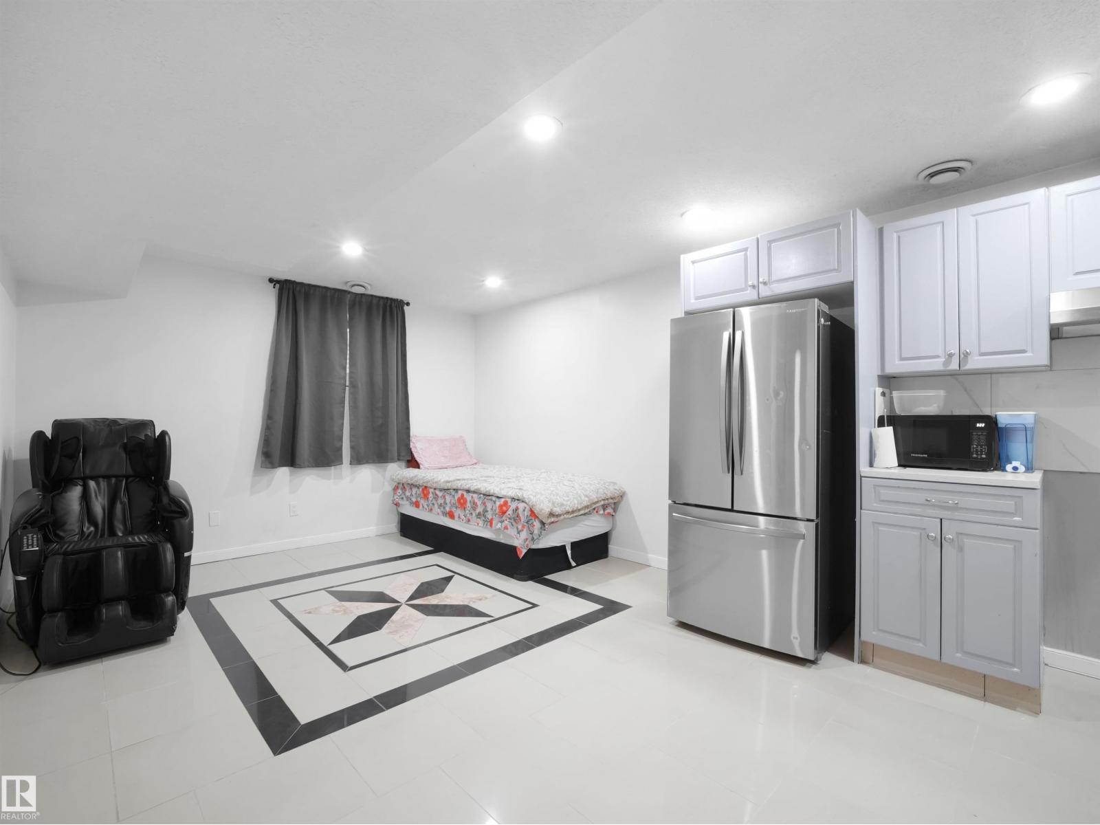 2418 32B ST NW - 43
