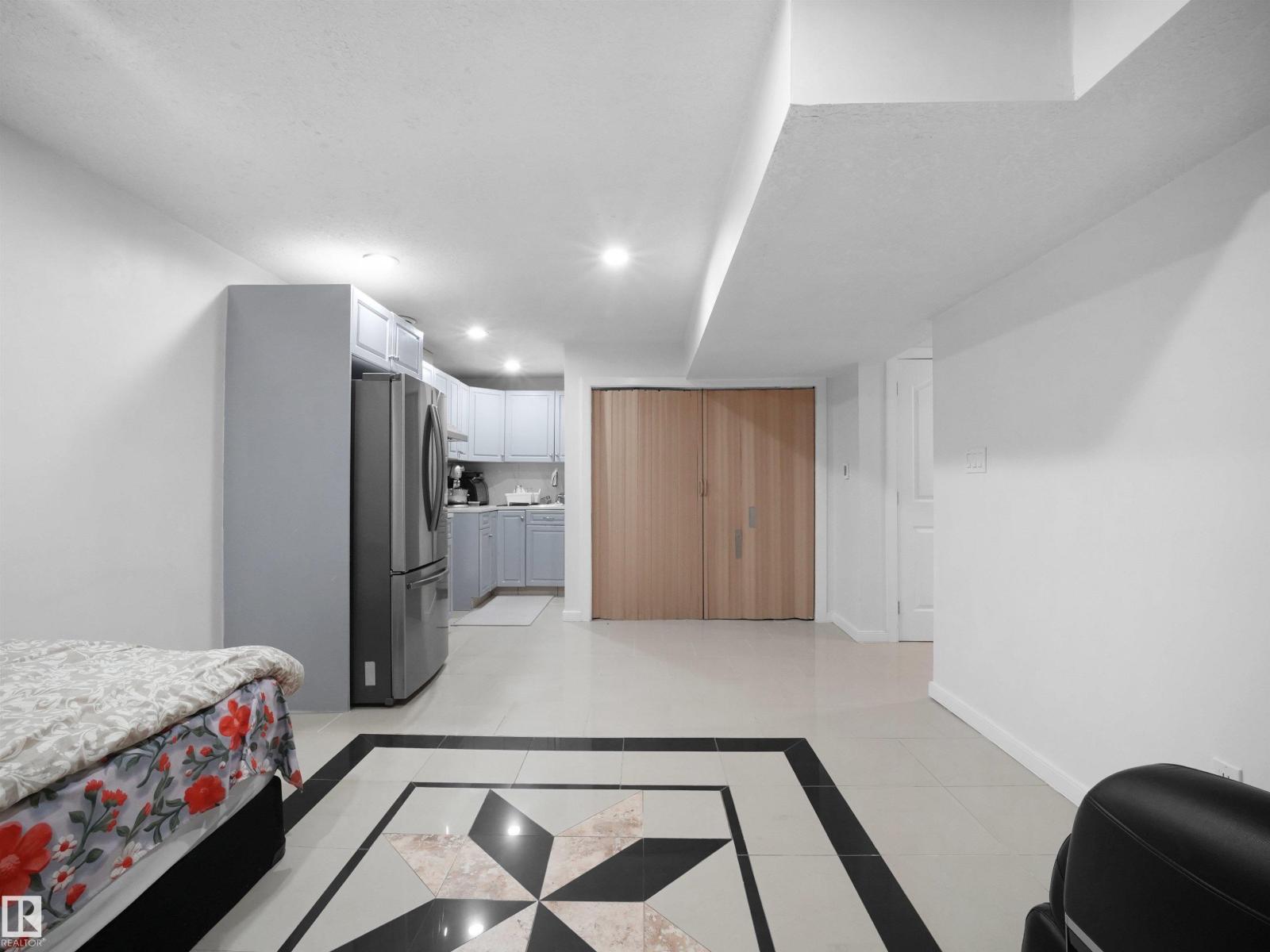2418 32B ST NW - 44