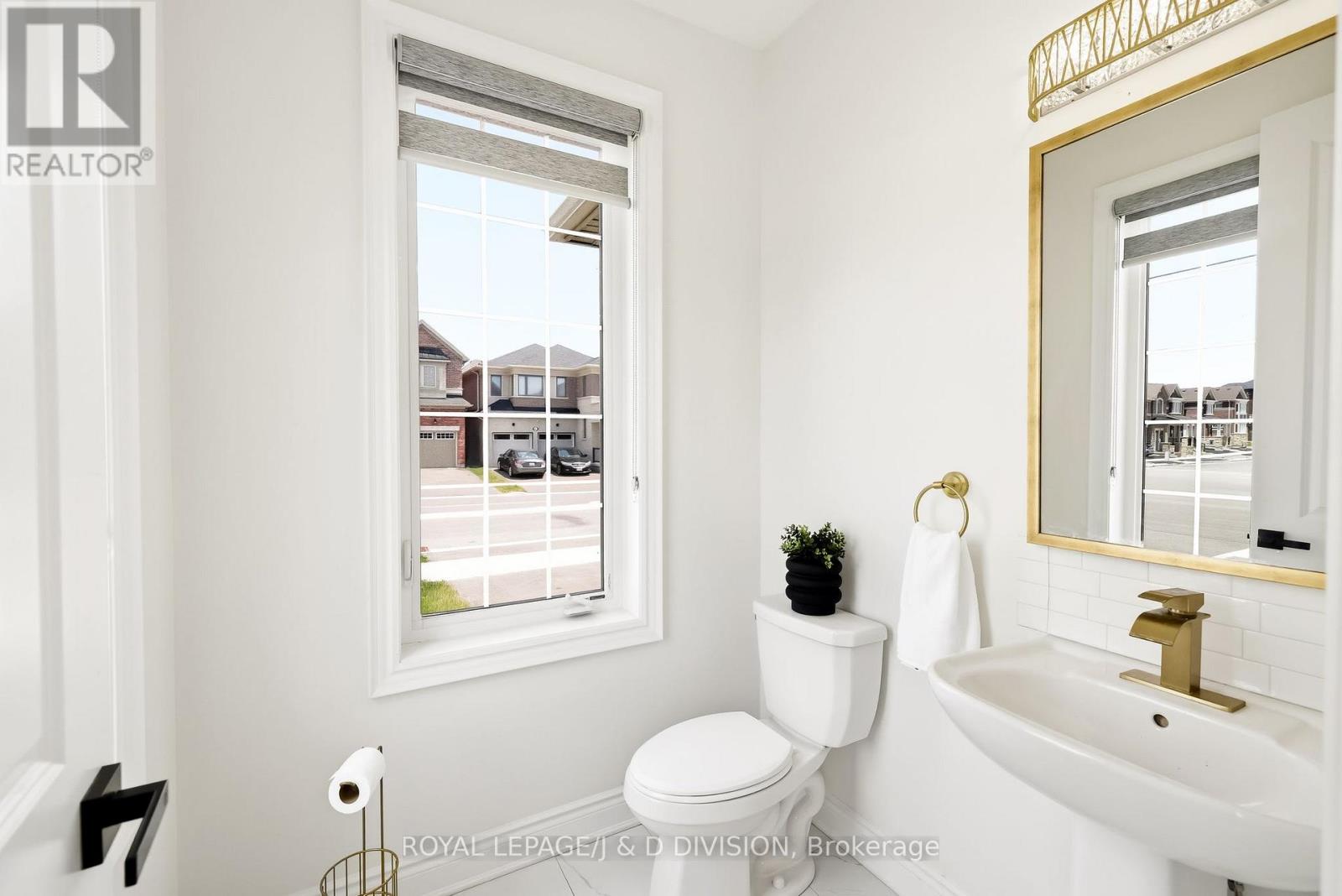 3000 HOLLYBERRY TRAIL - 16