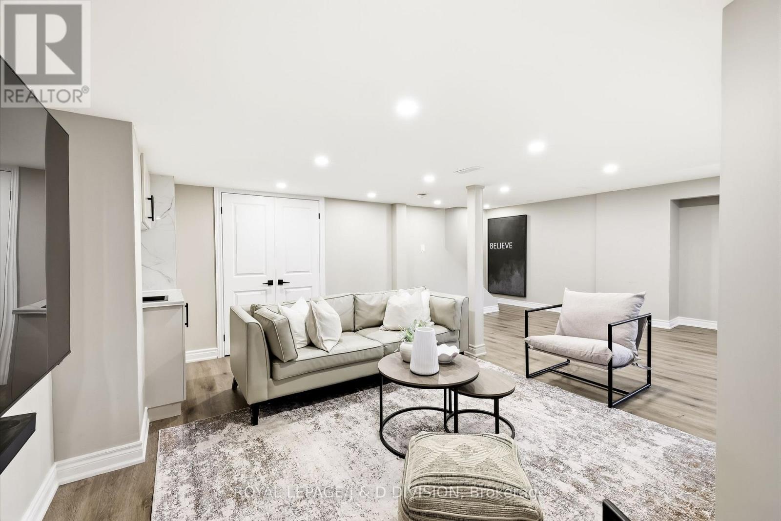 3000 HOLLYBERRY TRAIL - 30