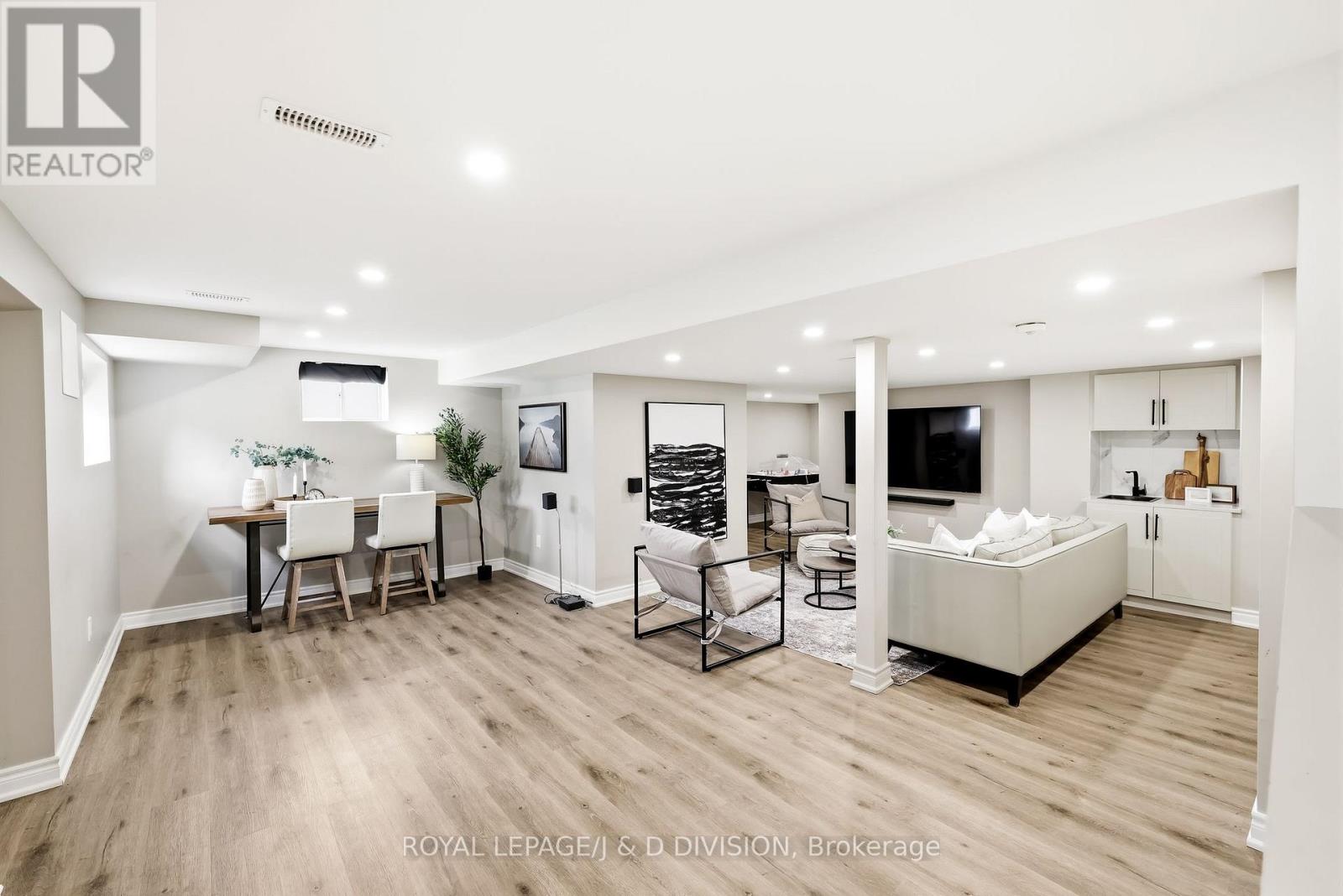 3000 HOLLYBERRY TRAIL - 31