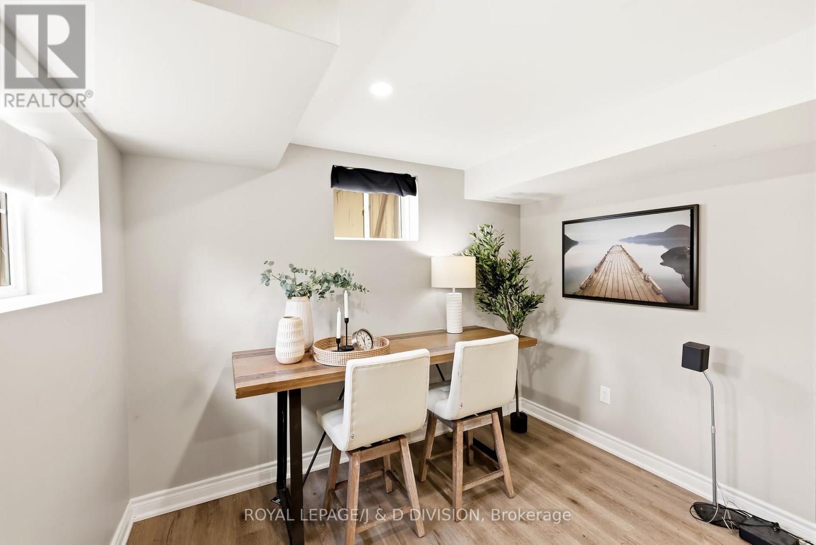 3000 HOLLYBERRY TRAIL - 32