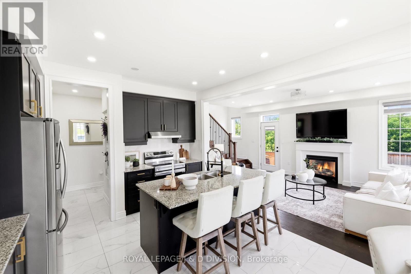 3000 HOLLYBERRY TRAIL - 7