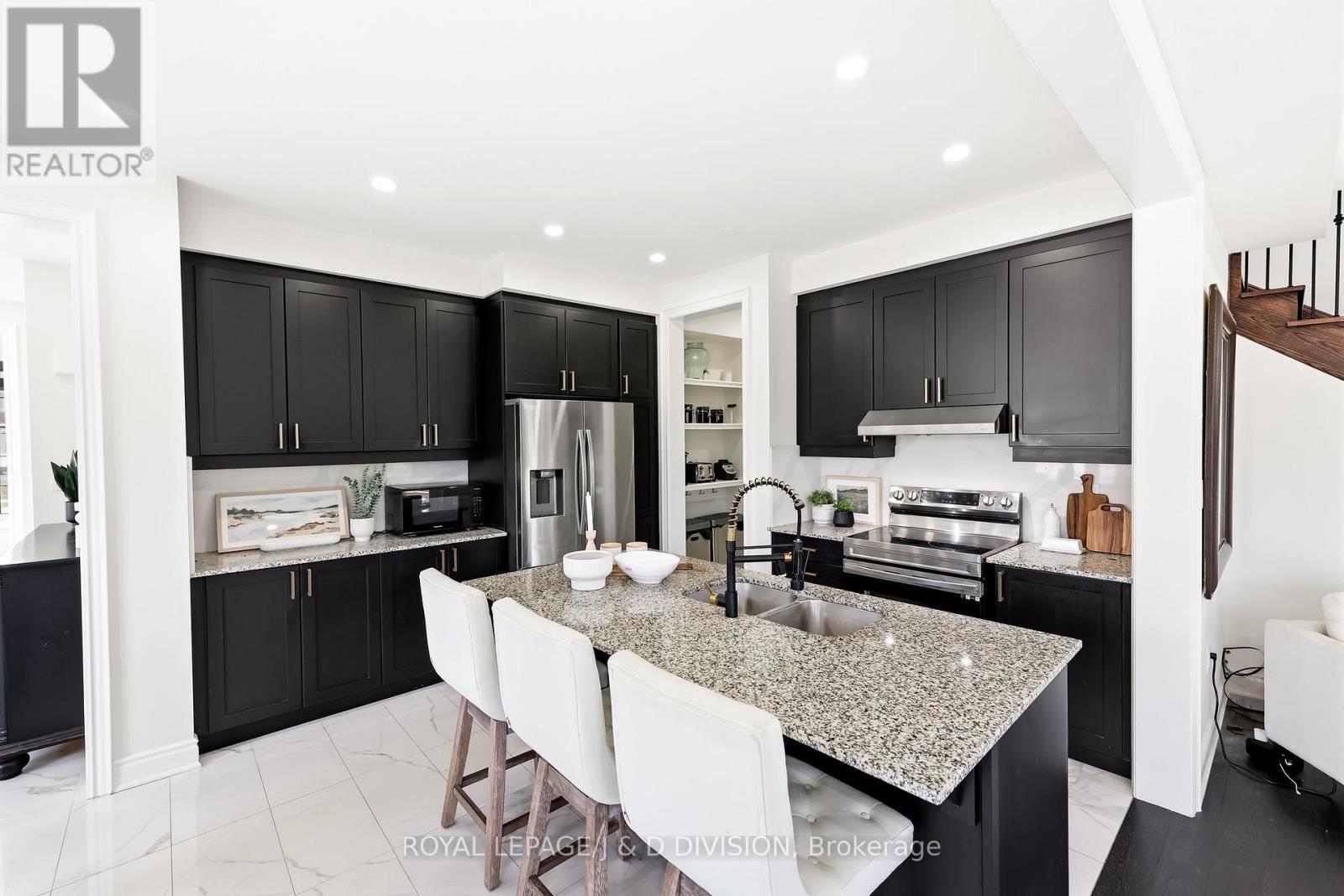 3000 HOLLYBERRY TRAIL - 8