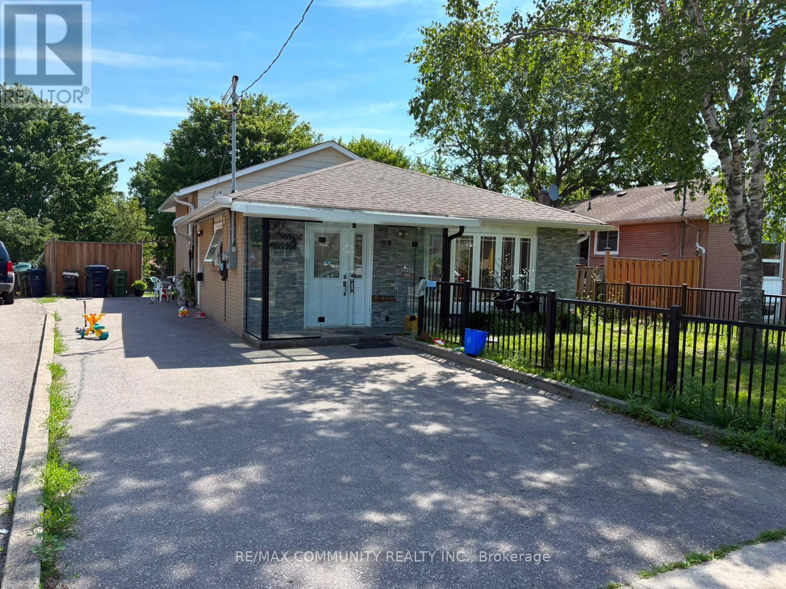 Photo of 56 Stonehenge Crescent